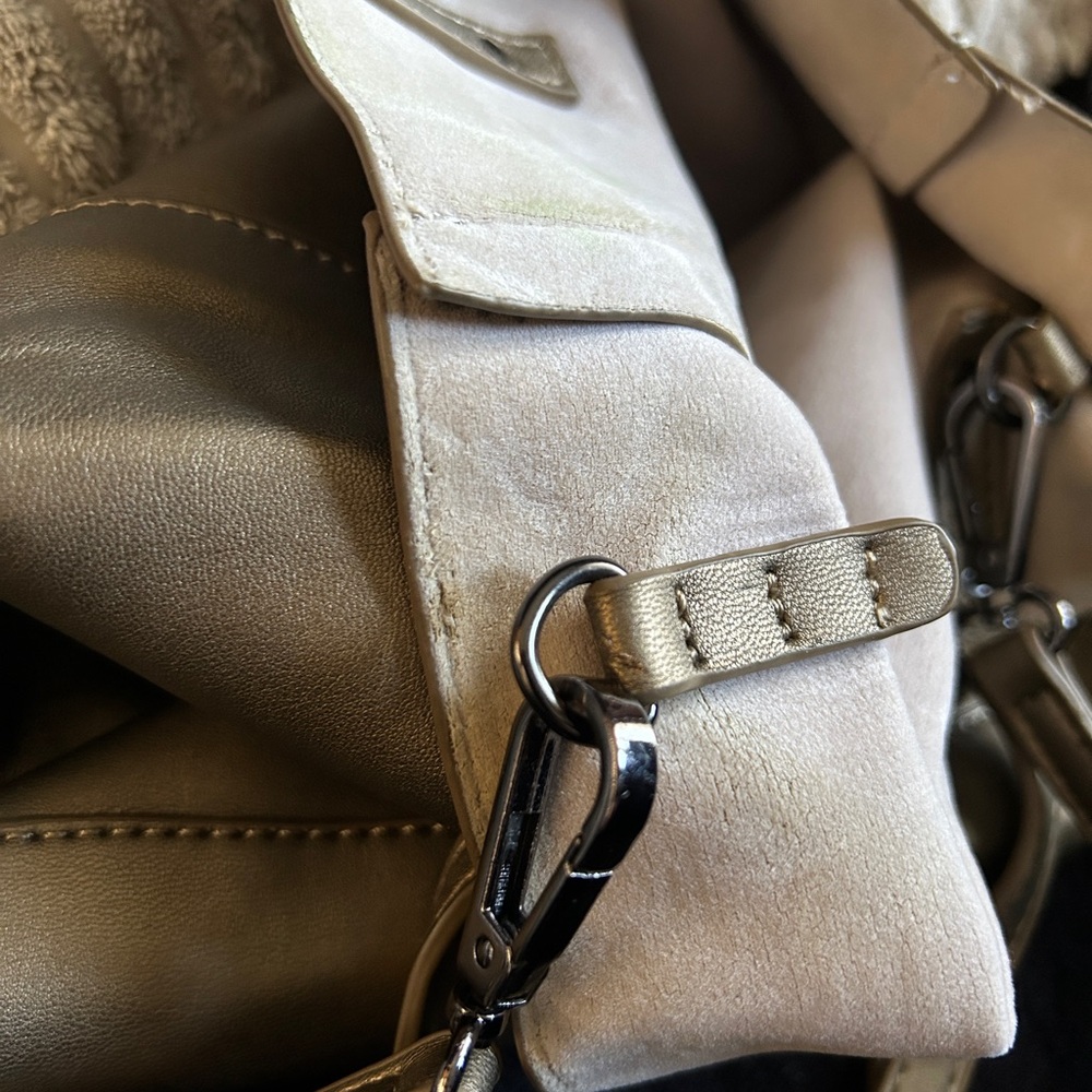 Gold tote - Picture 4 of 7